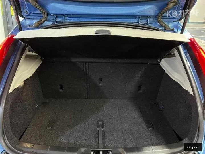 Volvo V40 6