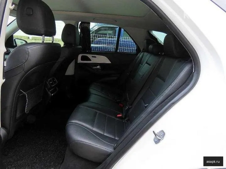 Mercedes-Benz GLE-Class 6