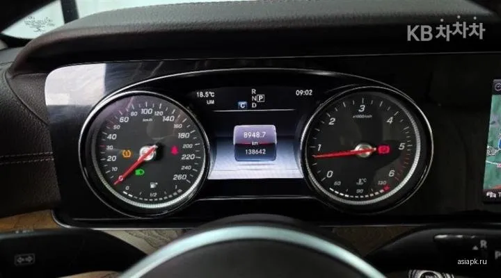 Mercedes-Benz E-Class 6