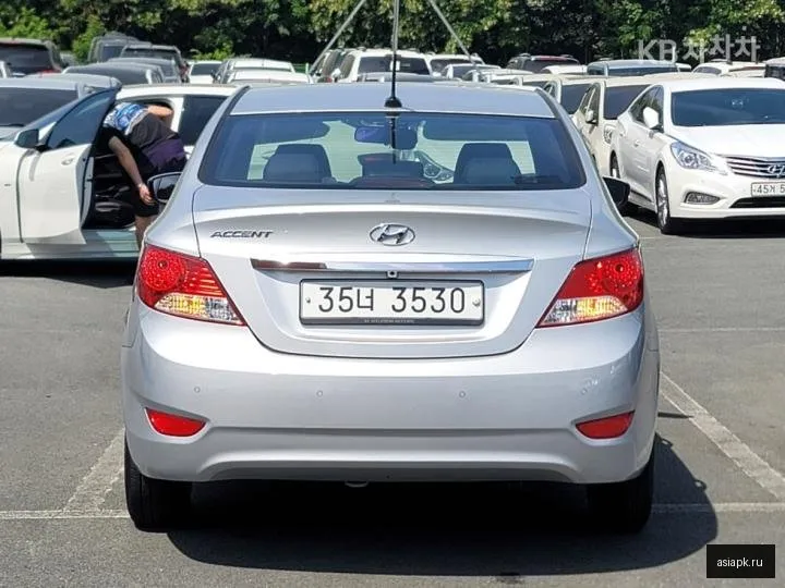 Hyundai Accent 4