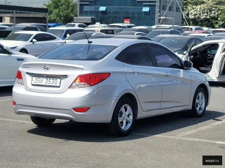 Hyundai Accent 5
