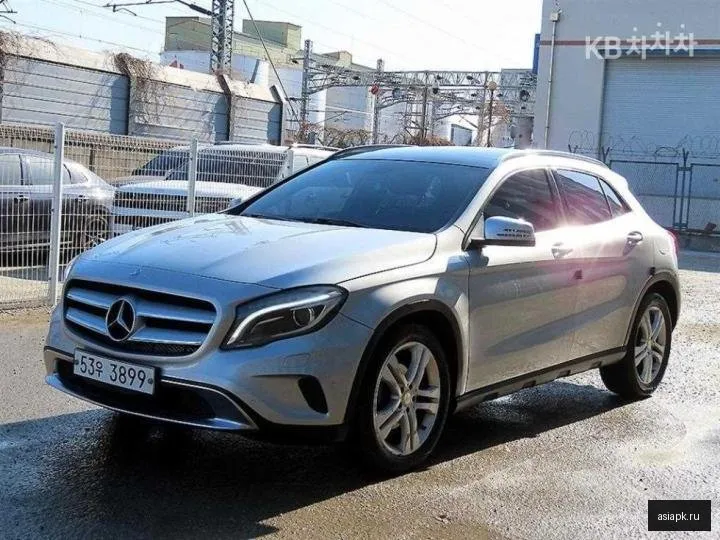 Mercedes-Benz GLA-Class 2