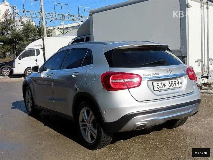 Mercedes-Benz GLA-Class 3