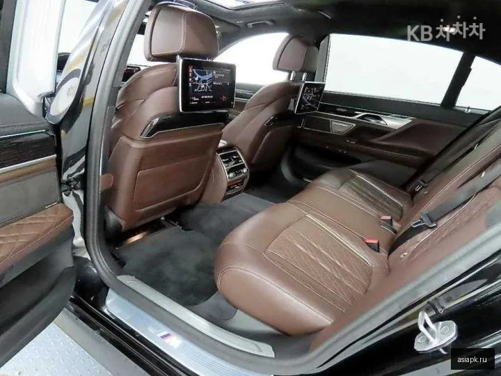 BMW 7-Series 6