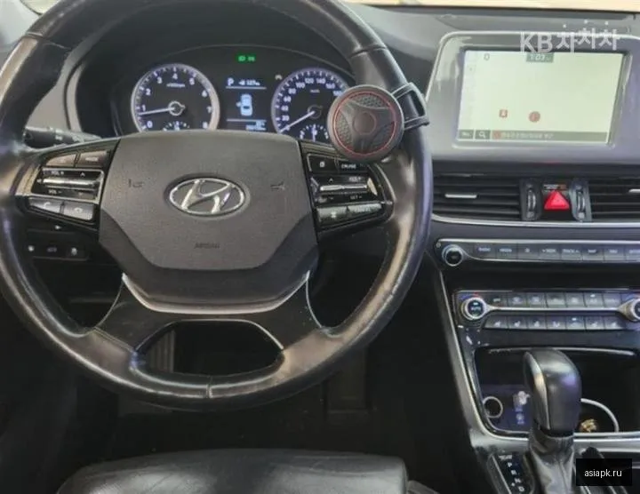Hyundai Grandeur 4