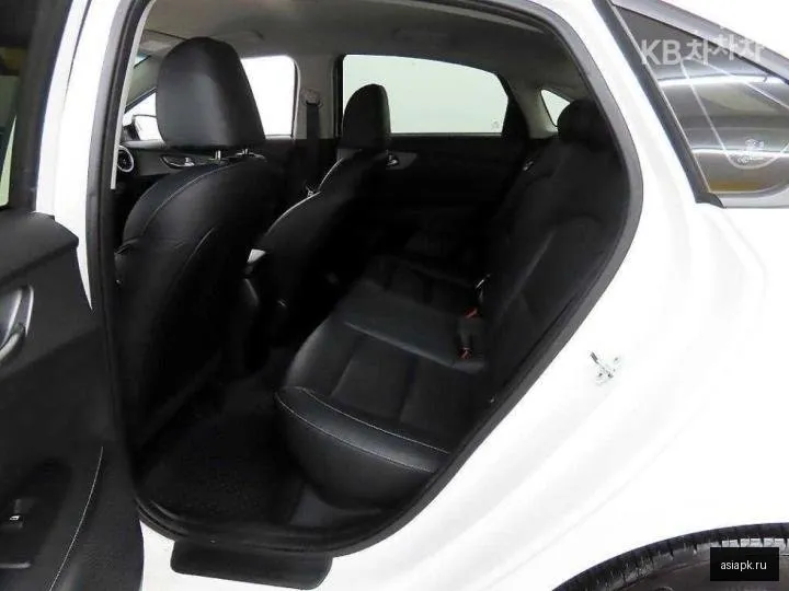 Kia K3 6