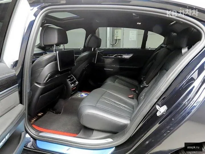 BMW 7-Series 6