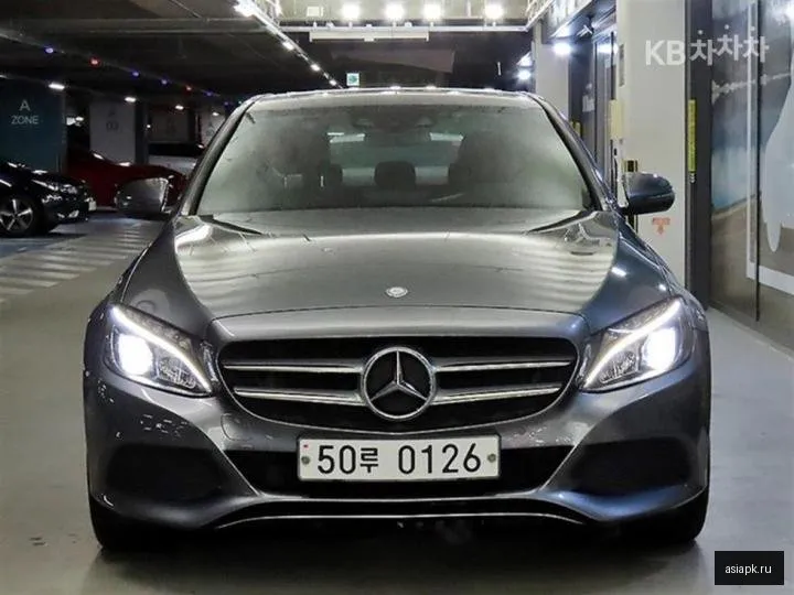 Mercedes-Benz C-Class 2