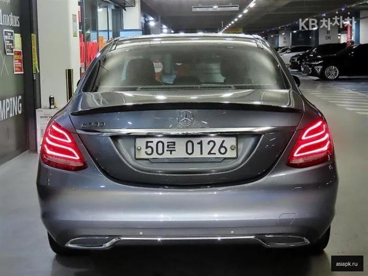 Mercedes-Benz C-Class 5