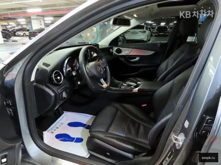 Mercedes-Benz C-Class 6