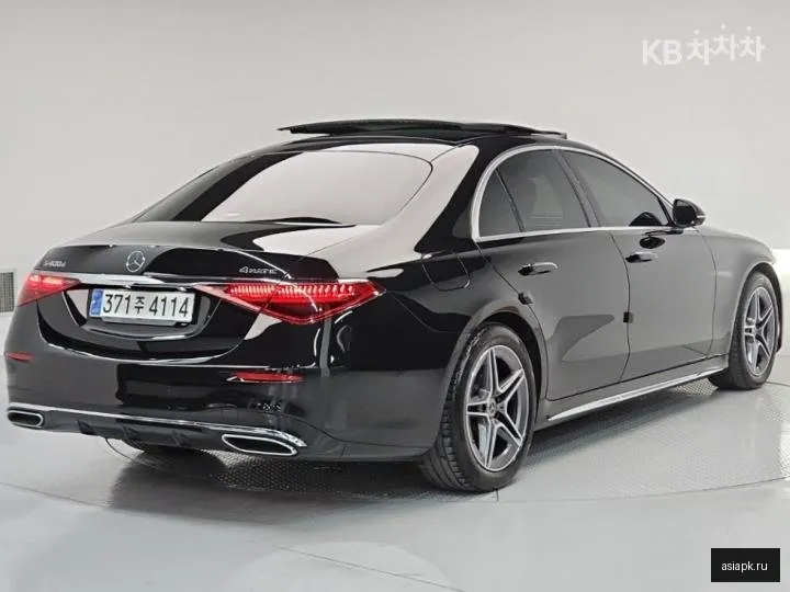 Mercedes-Benz S-Class 4