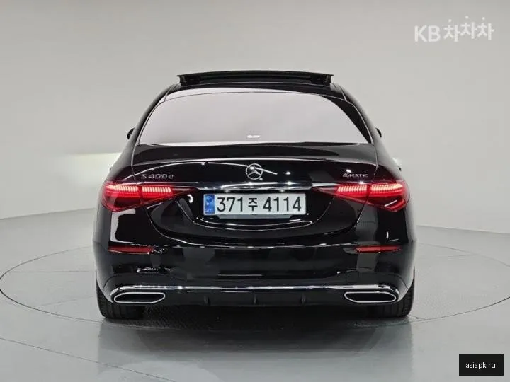 Mercedes-Benz S-Class 3