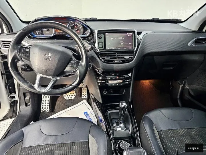 Peugeot 2008 5