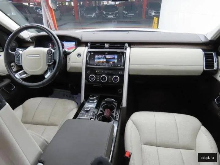 Land Rover Discovery 5