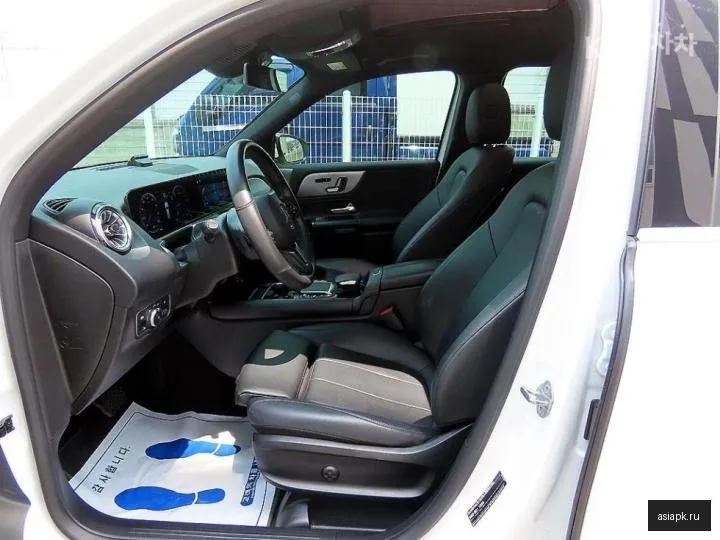 Mercedes-Benz GLB-Class 5