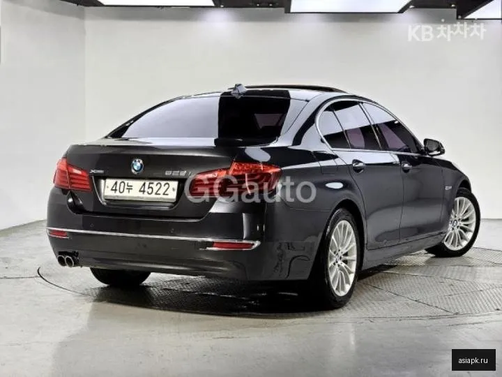 BMW 5-Series 4