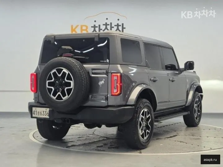 Ford Bronco 3