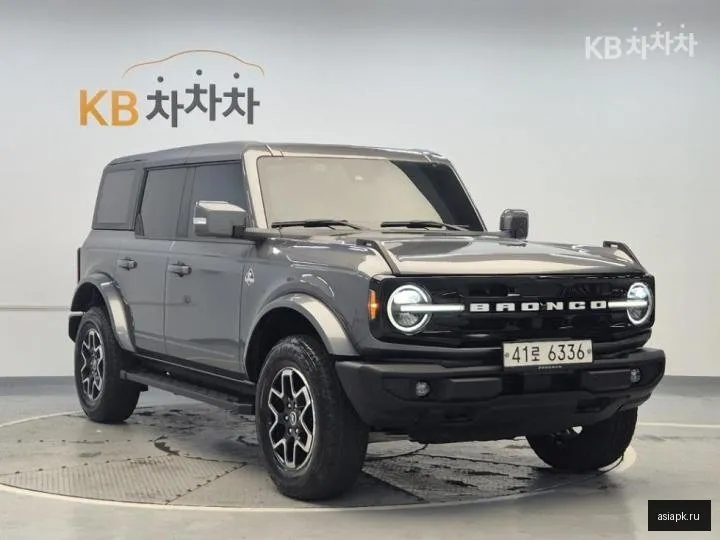 Ford Bronco 4