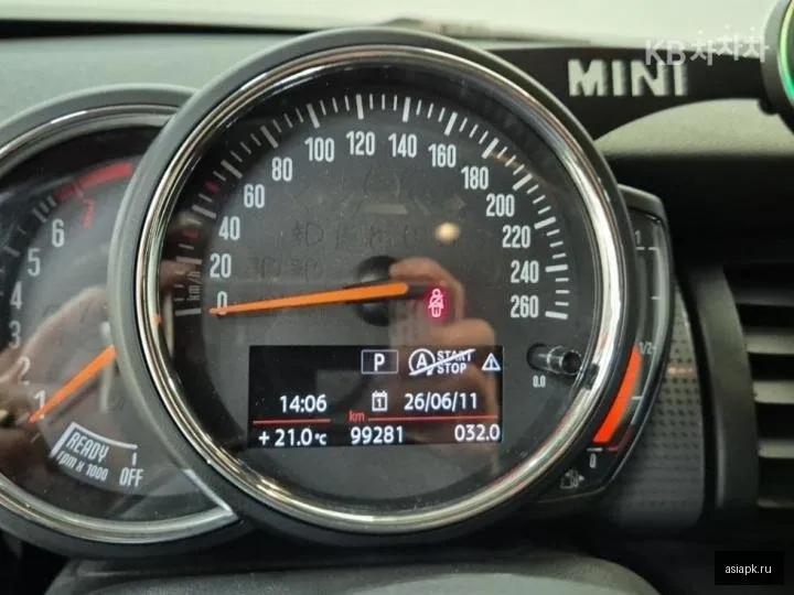MINI Hatch 6