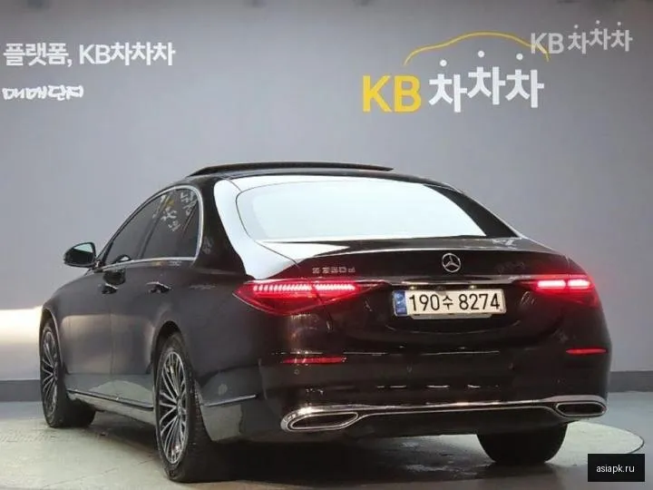 Mercedes-Benz S-Class 4