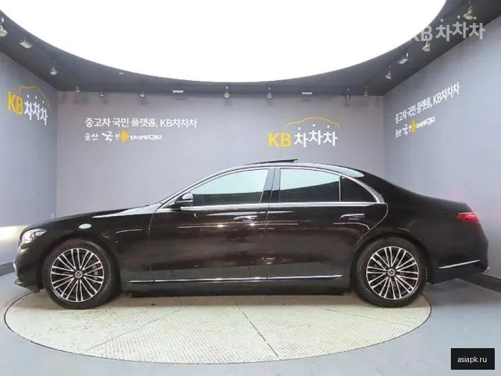 Mercedes-Benz S-Class 5