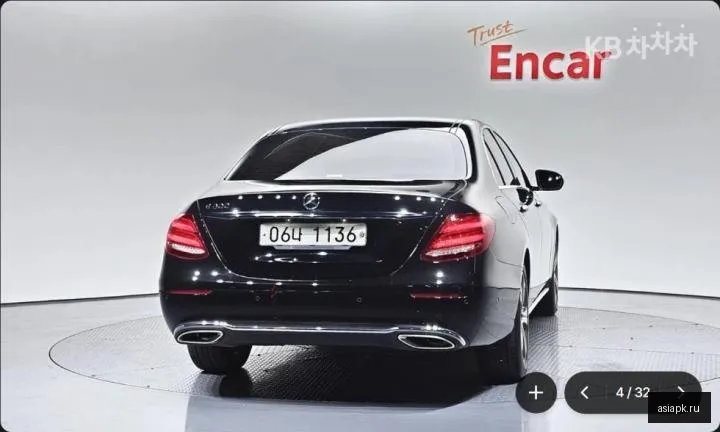 Mercedes-Benz E-Class 4