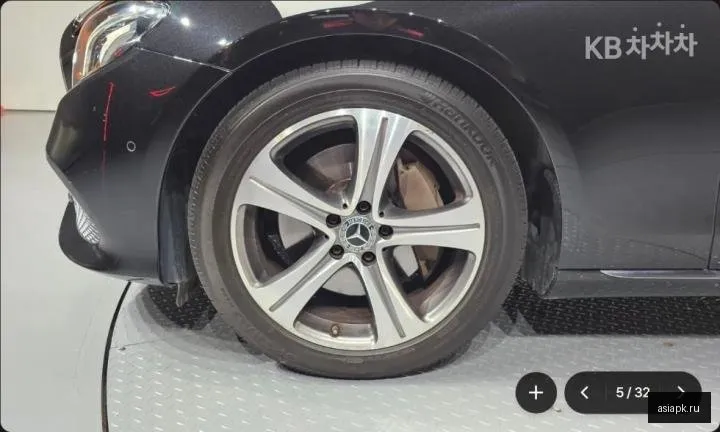 Mercedes-Benz E-Class 5