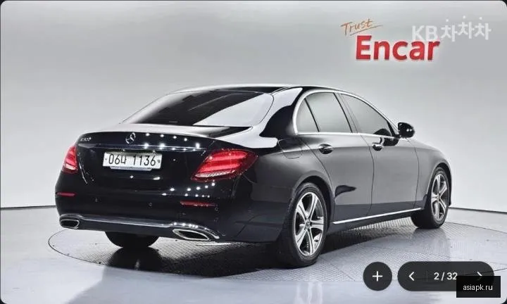 Mercedes-Benz E-Class 2