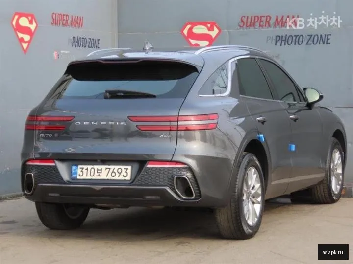 Genesis GV70 3