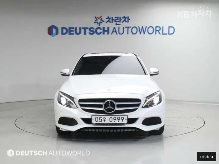 Mercedes-Benz C-Class 3