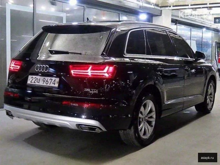 Audi Q7 4