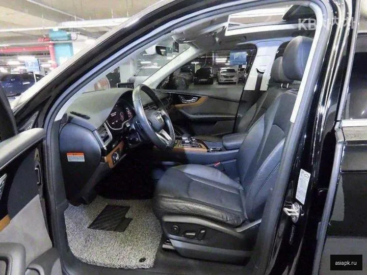 Audi Q7 6