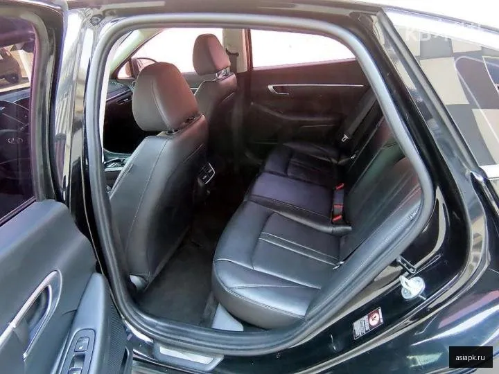 Hyundai Sonata 6