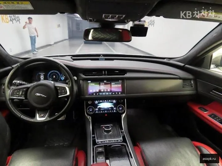 Jaguar XF 6