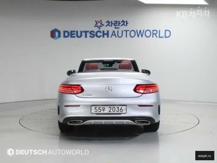 Mercedes-Benz C-Class 4