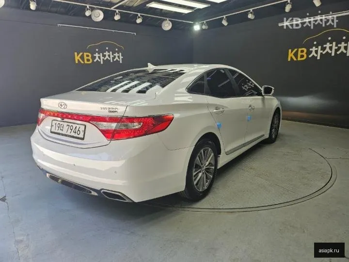 Hyundai Grandeur 4