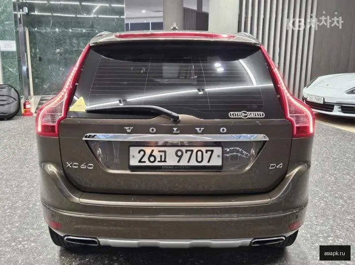 Volvo XC60 4