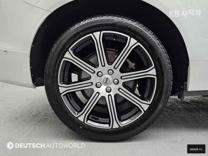 Volvo XC60 5
