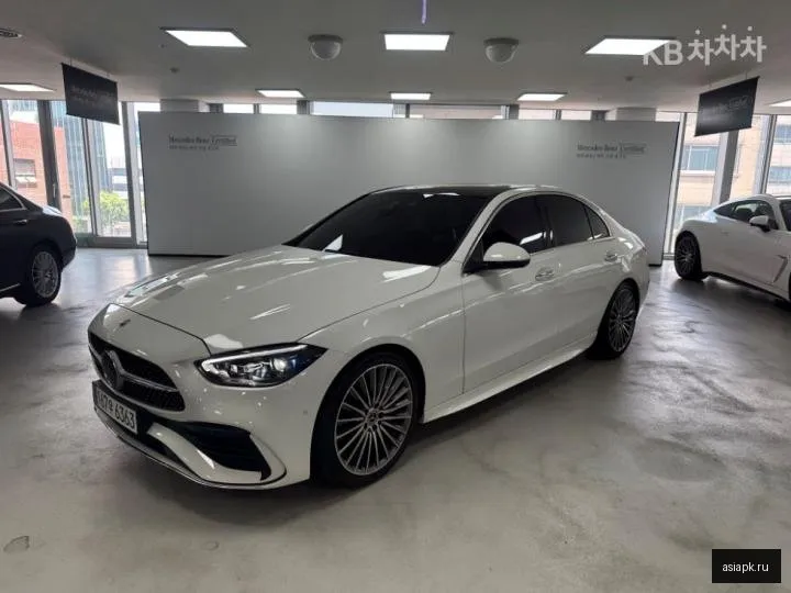 Mercedes-Benz C-Class 2