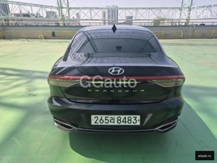 Hyundai Grandeur 4
