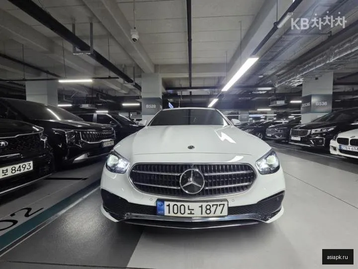 Mercedes-Benz E-Class 2