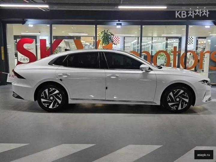 Hyundai Grandeur 4