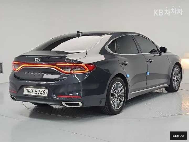 Hyundai Grandeur 4