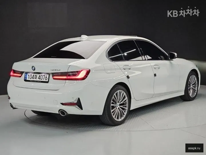 BMW 3-Series 4
