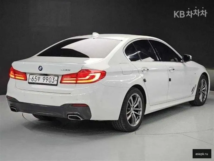 BMW 5-Series 4