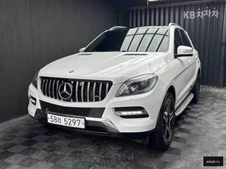 Mercedes-Benz M-Class 2