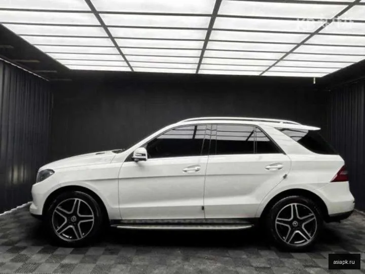 Mercedes-Benz M-Class 3