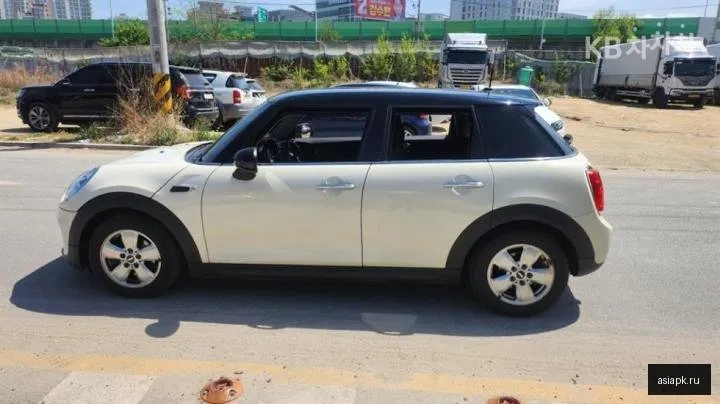 MINI Hatch 5