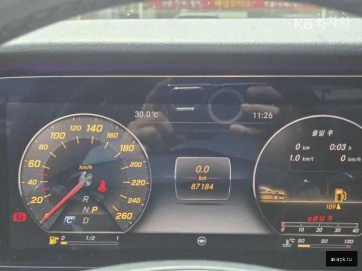 Mercedes-Benz E-Class 5