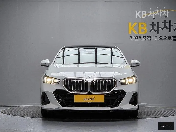 BMW 5-Series 3
